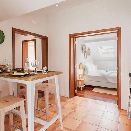Authentic Lisbon Living With A View By Lovelystay Апартаменты