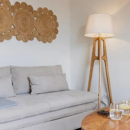 Authentic Lisbon Living With A View By Lovelystay Апартаменты *