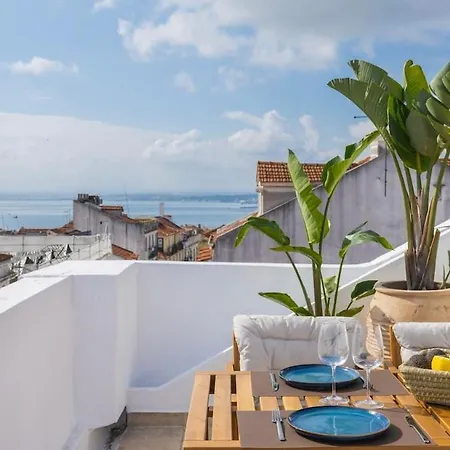 Authentic Lisbon Living With A View By Lovelystay Апартаменты