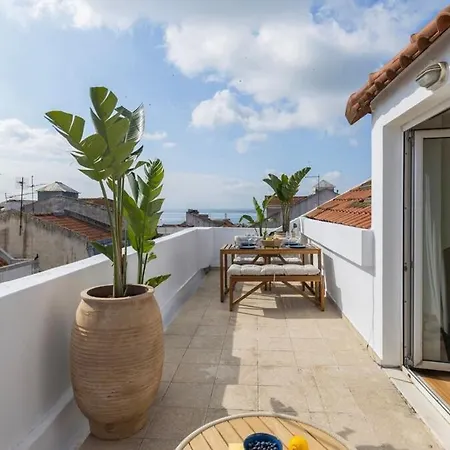 Апартаменты Authentic Lisbon Living With A View By Lovelystay Лиссабон