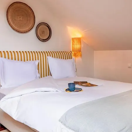 Authentic Lisbon Living With A View By Lovelystay Апартаменты *