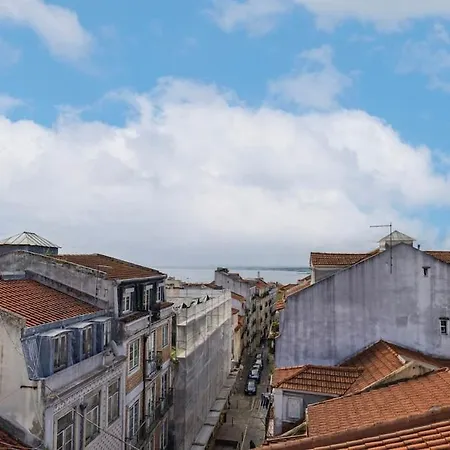 Апартаменты Authentic Lisbon Living With A View By Lovelystay Лиссабон